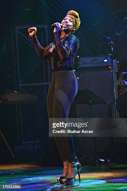 Mary J Blige performs at the 8th annual Apollo Theater Spring Gala Concert at The Apollo Theater on June 10, 2013 in New York City.