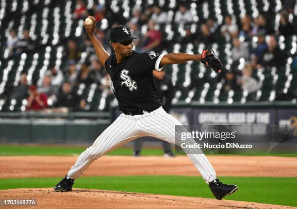 Jose Urena of the Chicago White Sox pitches during the first inning against the Arizona Diamondbacks at Guaranteed Rate Field on September 26, 2023...