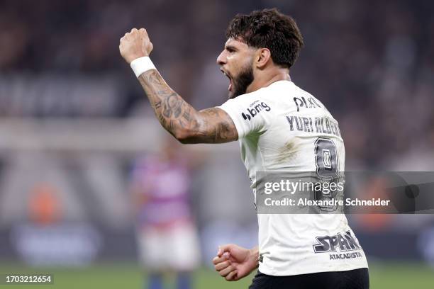 Yuri Alberto of Corinthians ccelebrates after scoring the first goal of his team during the first leg of Copa CONMEBOL Sudamericana semifinal between...