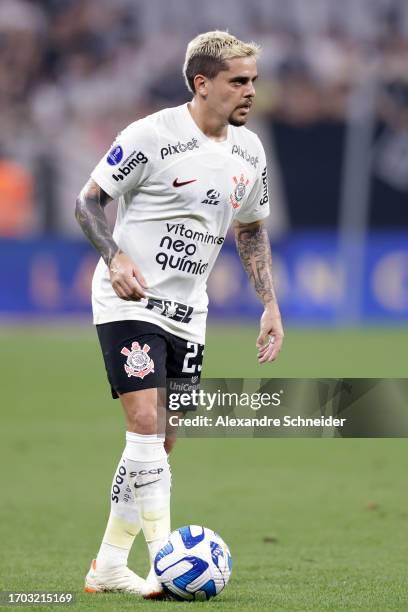 Fagner of Corinthians controls the ball during the first leg of Copa CONMEBOL Sudamericana semifinal between Corinthians and Fortaleza at Neo Quimica...