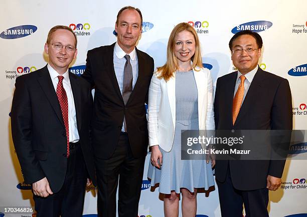 Of Strategy Samsung Electronics David Steel, President of Samsung Electronics America Tim Baxter, Chelsea Clinton and CEO of Samsung Electronics...