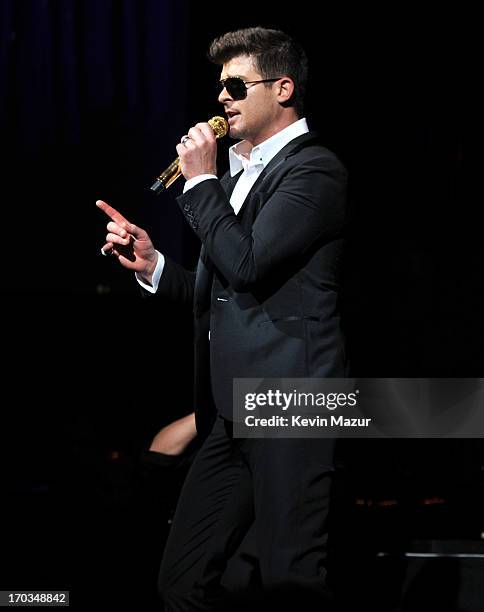 Robin Thicke performs on stage during the Samsung's Annual Hope for Children Gala at CiprianiÕs in Wall Street on June 11, 2013 in New York City.