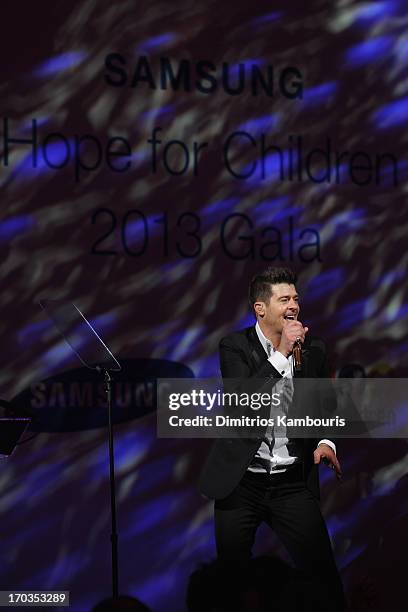 Robin Thicke performs at the Samsung's Annual Hope for Children Gala at Ciprianis in Wall Street on June 11, 2013 in New York City.