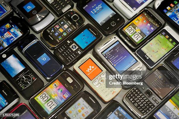 O2 Phone. Old 433 Telefonica O2 Stock Photos, High-Res Pictures, and Images - Getty ...