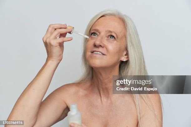 212 Mature Woman Serum Stock Photos High Res Pictures And Images 212-mature-woman-serum-stock-photos-high-res-pictures-and-images