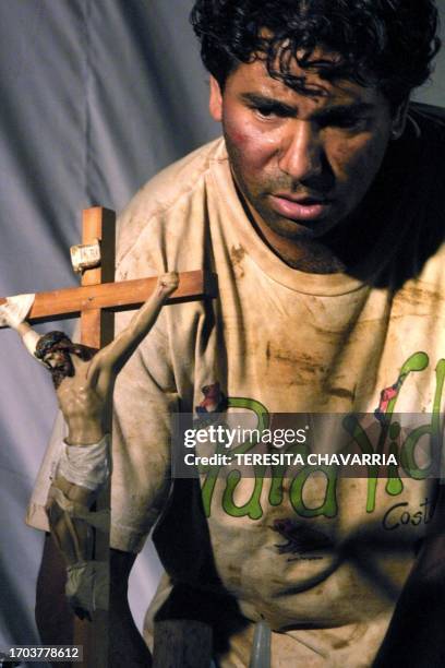 Nicaraguan actor Cesar Rodriguez presents his monologue "The Nica", 17 May 2002 in San Jose, Costa Rica. AFP PHOTO/Teresita CHAVARRIA ACOMAPANA NOTA:...