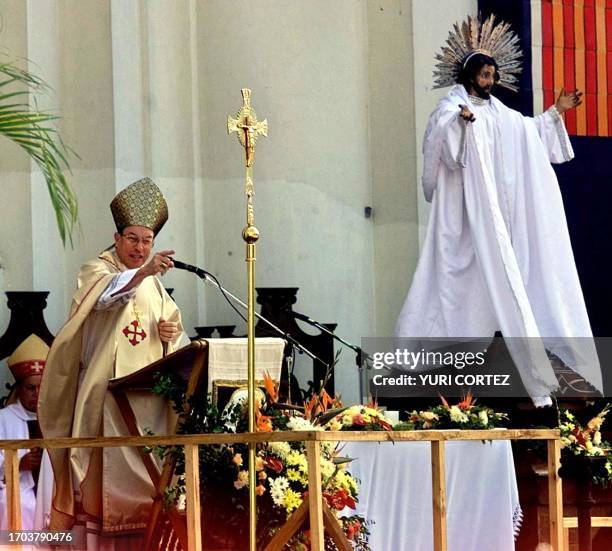 The Hondurian Cardinal Oscar Rodriguez leads the mass dedicated to the Divine Savior of the World, the patron of the capital city, on August 06, 2001...