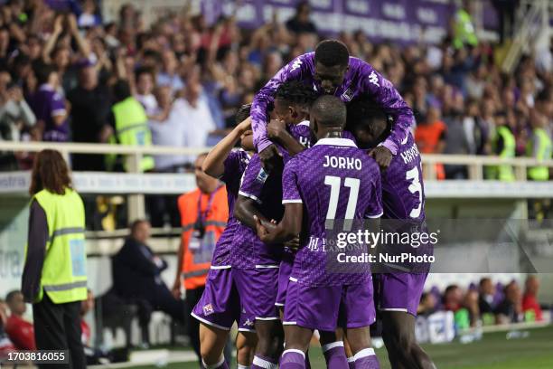 Bala Nzola of ACF Fiorentina celebrates with teammates after scoring goal during the Italian Serie A football match between ACF Fiorentina and...