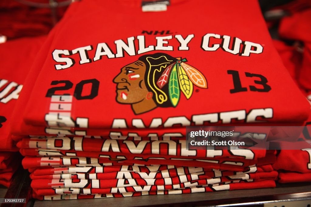 City Of Chicago Prepares For Start Of The Stanley Cup Series