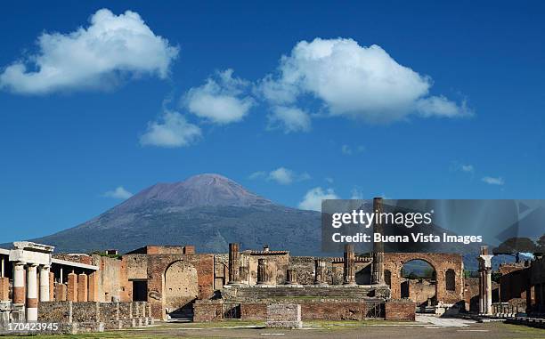 vulcan vesuvio and pompei ruins, the forum - old ruin stock pictures, royalty-free photos & images