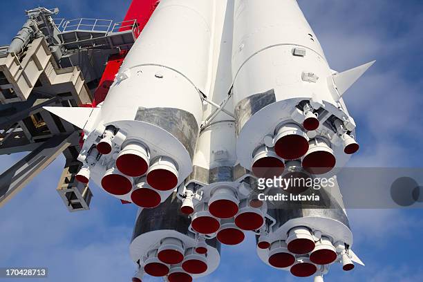 monumento espacio transporte rocket vostok "en moscú" - gagarin fotografías e imágenes de stock