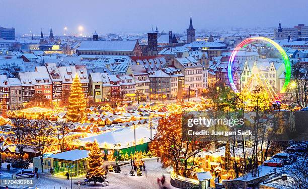 mercado navideño erfurt - mercado navideño fotografías e imágenes de stock