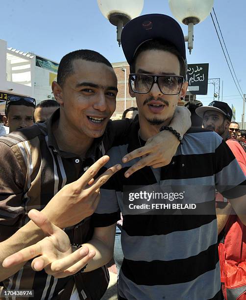 Ala Rapper Party Weld El 15 Photos and Premium High Res Pictures - Getty Images