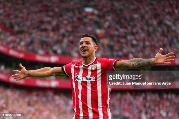 Yuri Berchiche of Athletic Club celebrates after scoring the team's first goal during the LaLiga EA Sports match between Athletic Bilbao and Getafe...