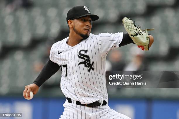 Starting pitcher Luis Patino of the Chicago White Sox throws in the first inning against the Arizona Diamondbacks at Guaranteed Rate Field on...