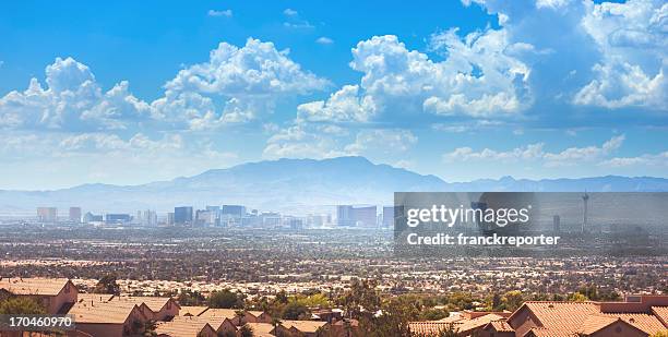 edificios de la ciudad de las vegas - el strip las vegas fotografías e imágenes de stock