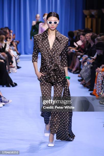 Model walks the runway during the Balmain Womenswear Spring/Summer 2024 show as part of Paris Fashion Week on September 27, 2023 in Paris, France.