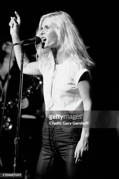 American Rock and Pop singer Kim Carnes performs onstage at the Savoy, New York, New York, August 25, 1981.