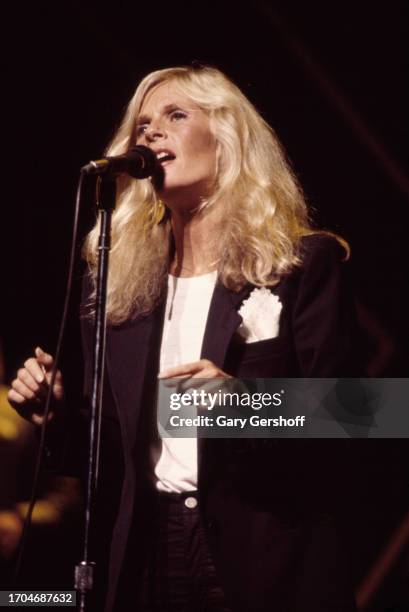 American Rock and Pop singer Kim Carnes performs onstage at the Savoy, New York, New York, August 25, 1981.