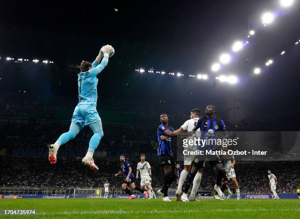 Yann Sommer of FC Internazionale in action during the Serie A TIM match between FC Internazionale and US Sassuolo at Stadio Giuseppe Meazza on...
