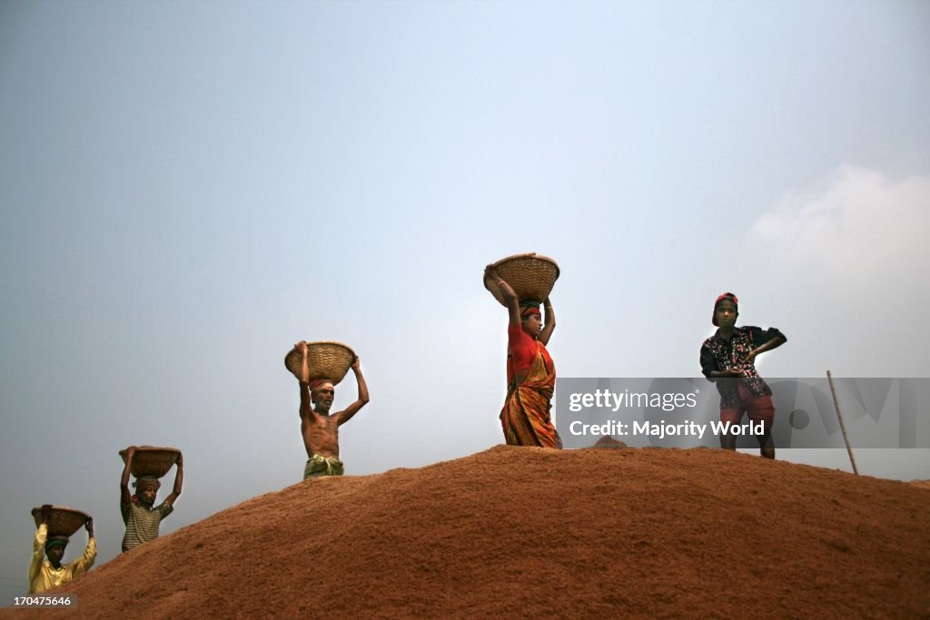 Thousands of people from the northern part of Bangladesh migrate