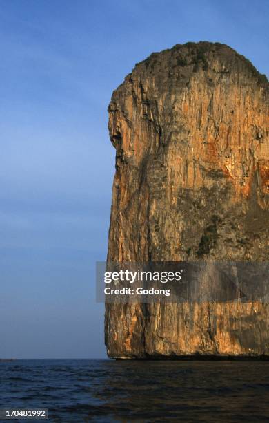 Cliff on Koh Phi Phi, Co Phi Phi, Thailande.