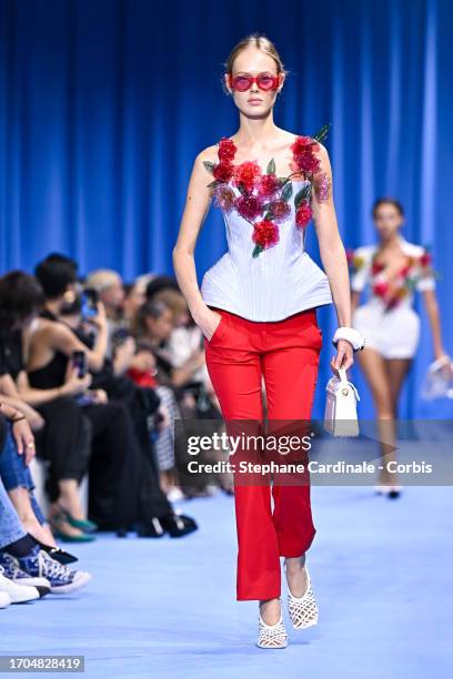 Franziska Jetzek walks the runway during the Balmain Womenswear Spring/Summer 2024 show as part of Paris Fashion Week on September 27, 2023 in Paris,...