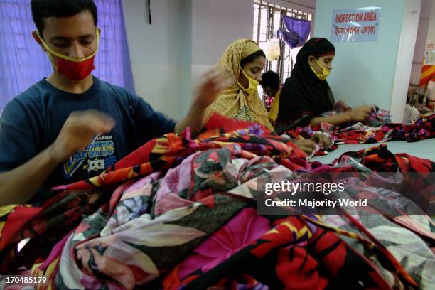Worker Rmg Bd Rmg Sector Photos and Premium High Res Pictures - Getty Images