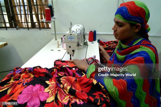 Worker Rmg Bd Rmg Sector Photos and Premium High Res Pictures - Getty Images
