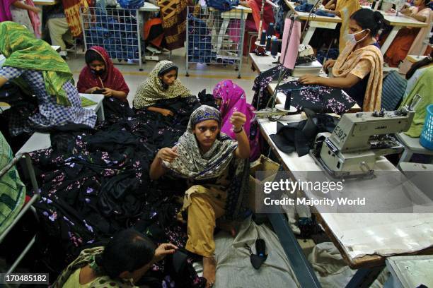 Worker Rmg Bd 78 Rmg Sector Stock Photos, High-Res Pictures, and Images - Getty Images