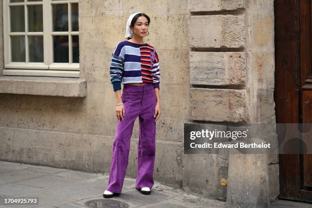 1,082 Red Velvet Pants Stock Photos, High-Res Pictures, and Images - Getty  Images