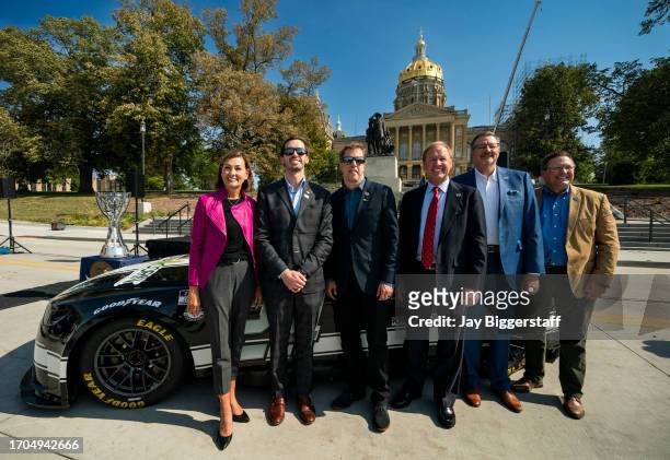 Iowa Governor, Kim Reynolds, Ben Kennedy, Senior Vice President, Racing Development & Strategy, Brad Keselowski, driver of the Kohler Power Reserve...