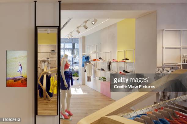 Supermercado Composición brindis 32 fotos e imágenes de General Images Inside An Adidas Store - Getty Images