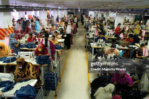 Worker Rmg Bd Rmg Sector Photos and Premium High Res Pictures - Getty Images