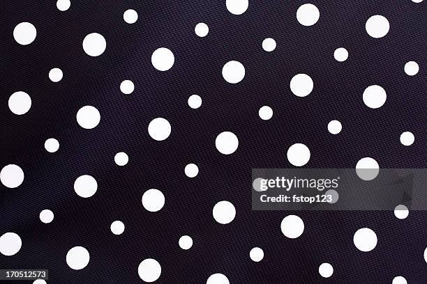 polka dots tecido de fundo em preto e branco - bolinha imagens e fotografias de stock