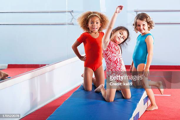 jeunes gymnastes - body photos et images de collection