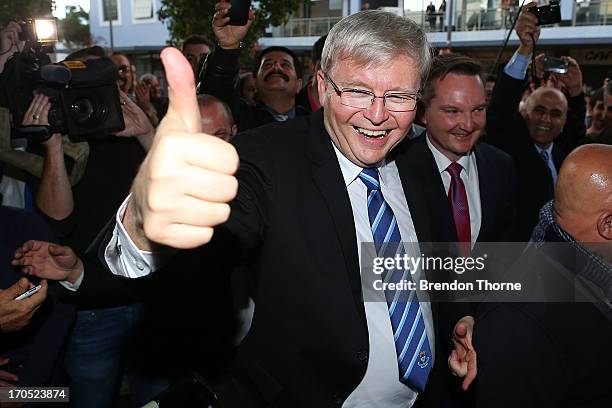 Kevin Rudd Rude Finger Kevin Rudd Photos and Premium High Res Pictures - Getty Images