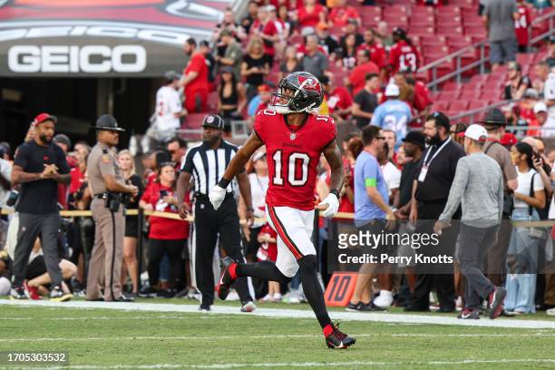Trey Palmer of the Tampa Bay Buccaneers warms up prior to an NFL football game against the Philadelphia Eagles at Raymond James Stadium on September...