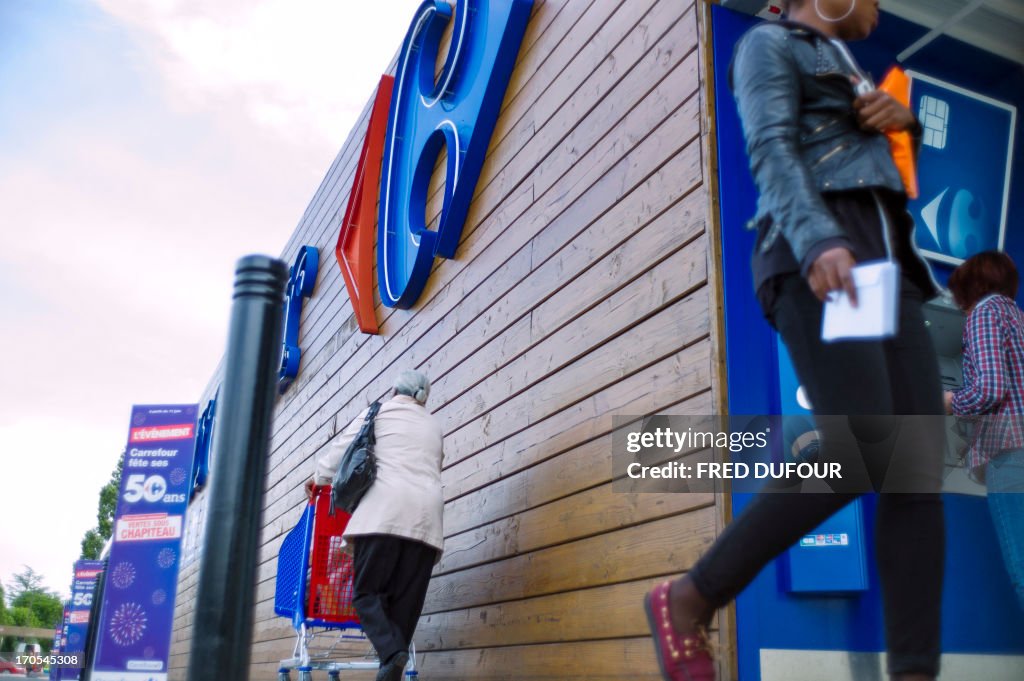 FRANCE-RETAIL-HYPERMARKET-CARREFOUR-ANNIVERSARY