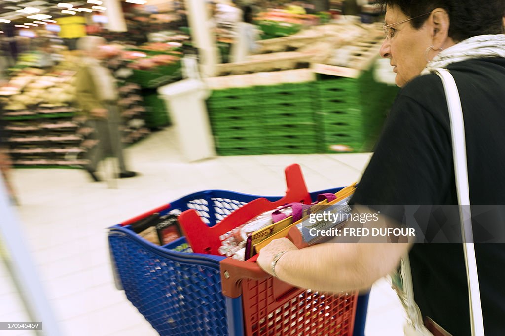 FRANCE-RETAIL-HYPERMARKET-CARREFOUR-ANNIVERSARY