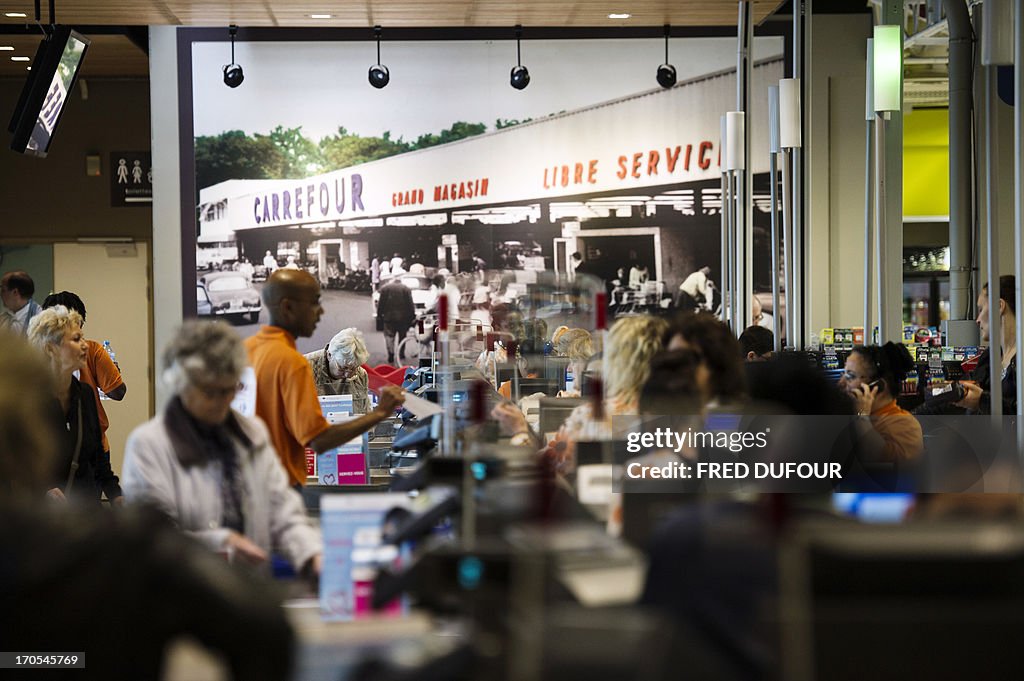 FRANCE-RETAIL-HYPERMARKET-CARREFOUR-ANNIVERSARY