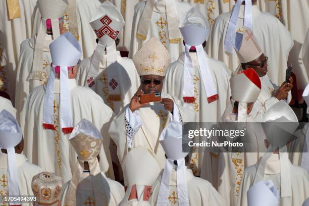 Poop Priest 9,302 New Priests Stock Photos, High-Res Pictures, and Images - Getty ...