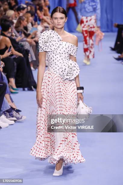 Model walks the runway during the Balmain Ready to Wear Spring/Summer 2024 fashion show as part of the Paris Fashion Week on September 27, 2023 in...