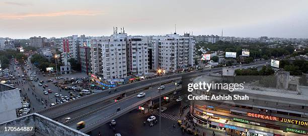 view of shivranjni cross roads, ahmedabad - ahmedabad fotografías e imágenes de stock