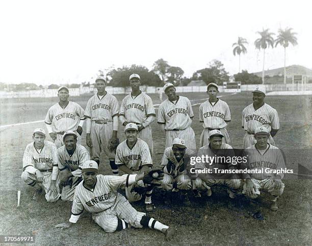 The Cienfuegos Elephants of the Cuban Winter League pose for a team shot in 1939 i Havana, Cuba. Martin Dihigo stands third from left.