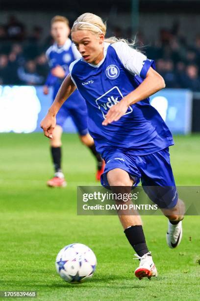 Gent's Gyano Vanderdonck pictured in action during a soccer game between Belgian U18 soccer team KAA Gent and Swiss FC Basel, Wednesday 04 October...