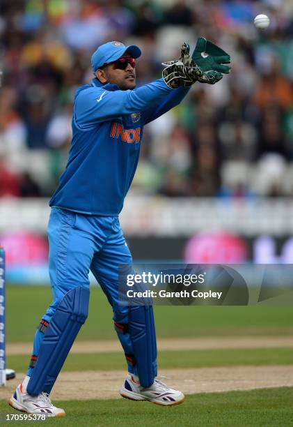 Msd In2013 2,434 India Champions Trophy 2013 Stock Photos, High-Res Pictures, and ...
