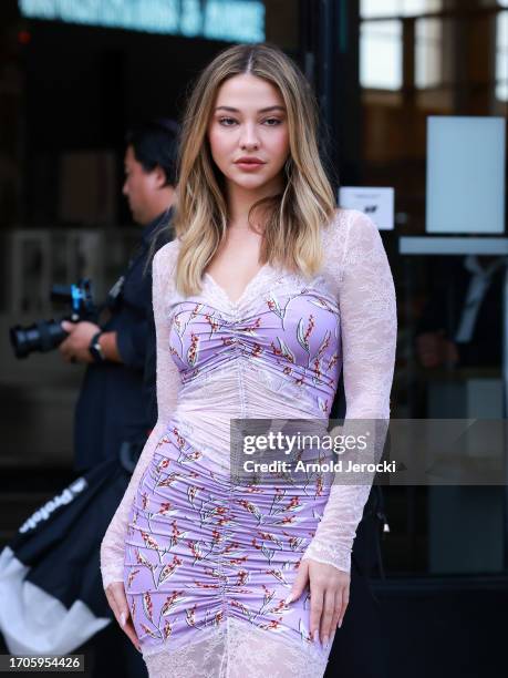 Madelyn Cline attends the Rabanne Womenswear Spring/Summer 2024 show as part of Paris Fashion Week on September 28, 2023 in Paris, France.