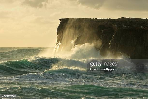 stormy mare - roccia foto e immagini stock