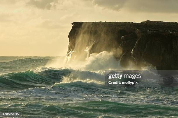 tempestade do mar - falésia - fotografias e filmes do acervo